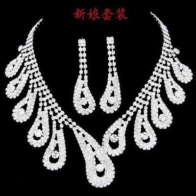韩式闪钻新娘套装 优雅配饰的商业机遇